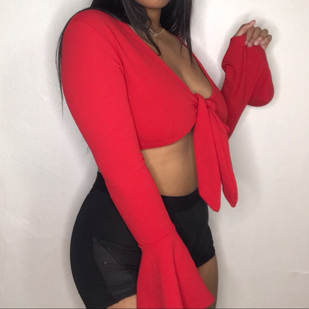 Red flare arm front tie top